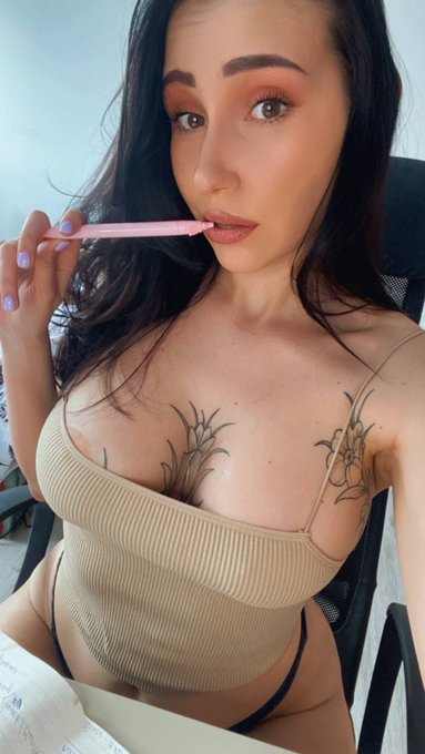 Can I be your teacher? Although, you know... it's better if you show me what you can do🥰  https://t.co/Qh7Dr8XD0x