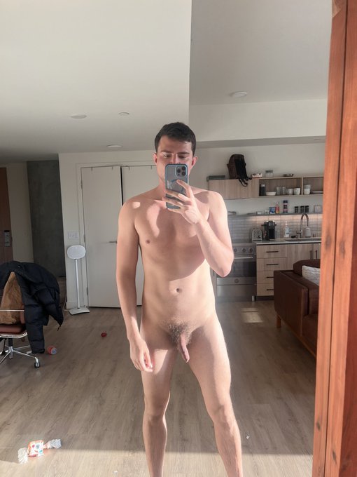 Naked Friday! Send nudes in comments! ? https://t.co/zB51BuXgix
