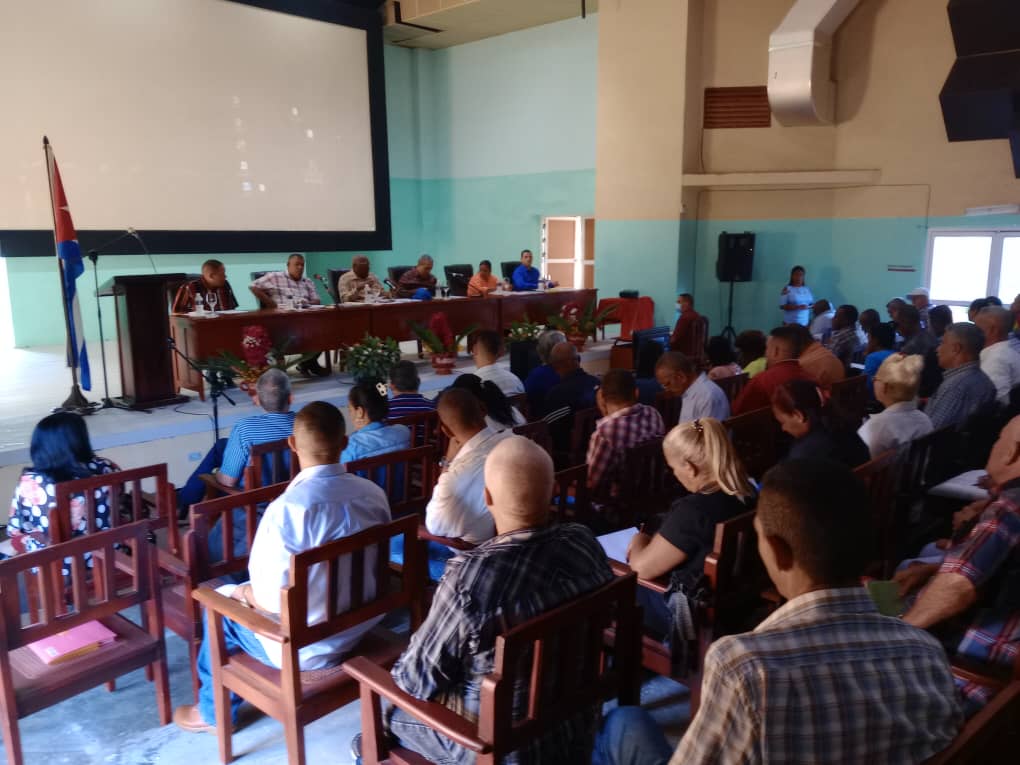 SalvadorValdesM's tweet photo. En compañía de autoridades de #Guantánamo arribamos al municipio #Yateras  para sostener un intercambio y evaluar la "Ley 148 de Soberanía Alimentaria, Seguridad Alimentaria y Nutricional"; los planes de siembra, contrataciones y otros temas de mucho interés.
#Cuba🇨🇺 https://t.co/ivy4pOINJI