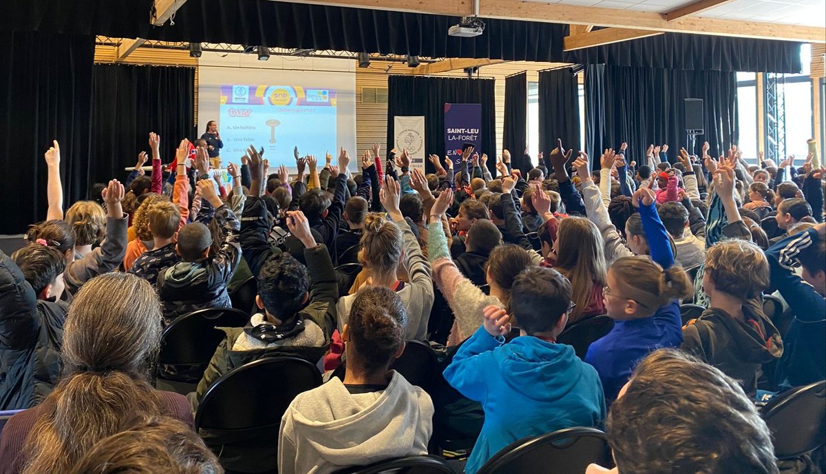elodiearduin's tweet photo. Vendredi 07 avril 2023 : Conférence du @95Cdos sur les valeurs olympiques et les Jeux de @Paris2024 pour les 14 classes de CM2 &amp; 6ème de la ville de #Saintleulaforêt. 

#SOP2023 #Respect #Excellence #Amitié #Inclusion #Paris2024 #SOPIDF2023 https://t.co/1u27ya19Co
