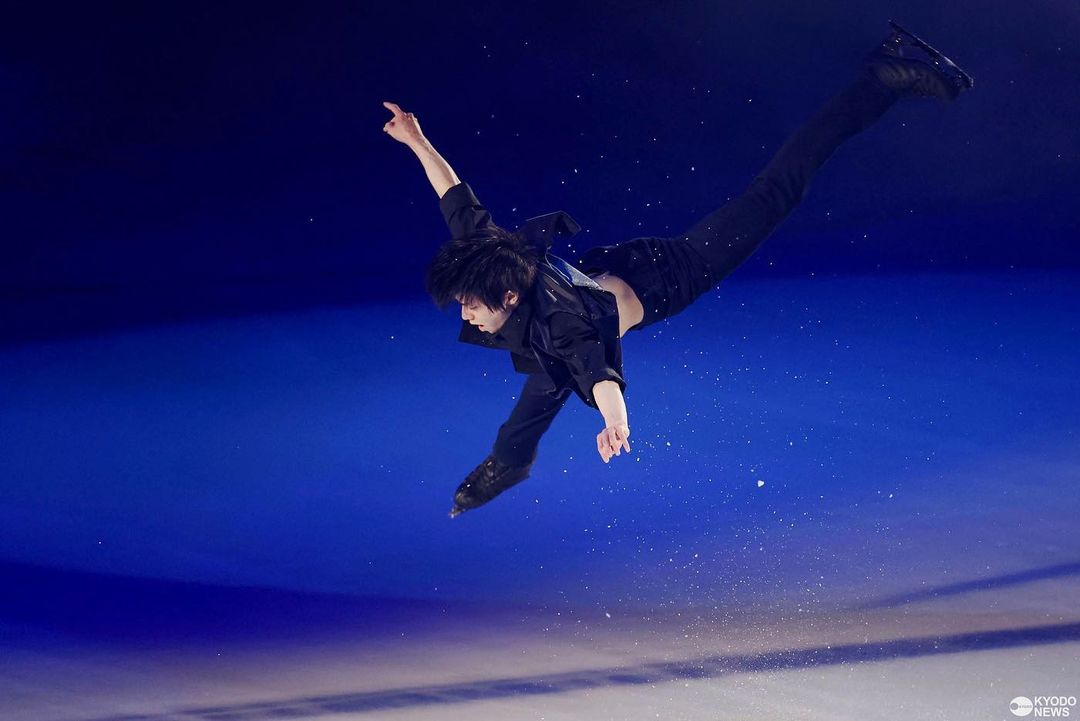 Yuzuru Hanyu casually flying, SOI23 edition 🕊️🪽