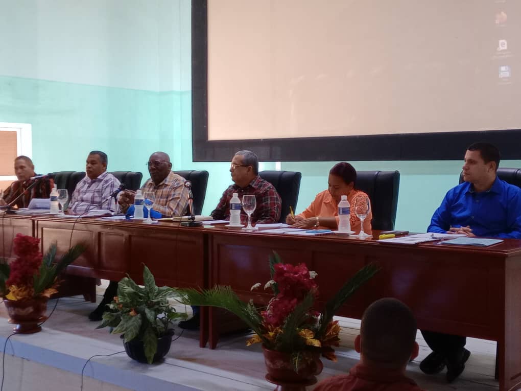 SalvadorValdesM's tweet photo. En compañía de autoridades de #Guantánamo arribamos al municipio #Yateras  para sostener un intercambio y evaluar la "Ley 148 de Soberanía Alimentaria, Seguridad Alimentaria y Nutricional"; los planes de siembra, contrataciones y otros temas de mucho interés.
#Cuba🇨🇺 https://t.co/ivy4pOINJI