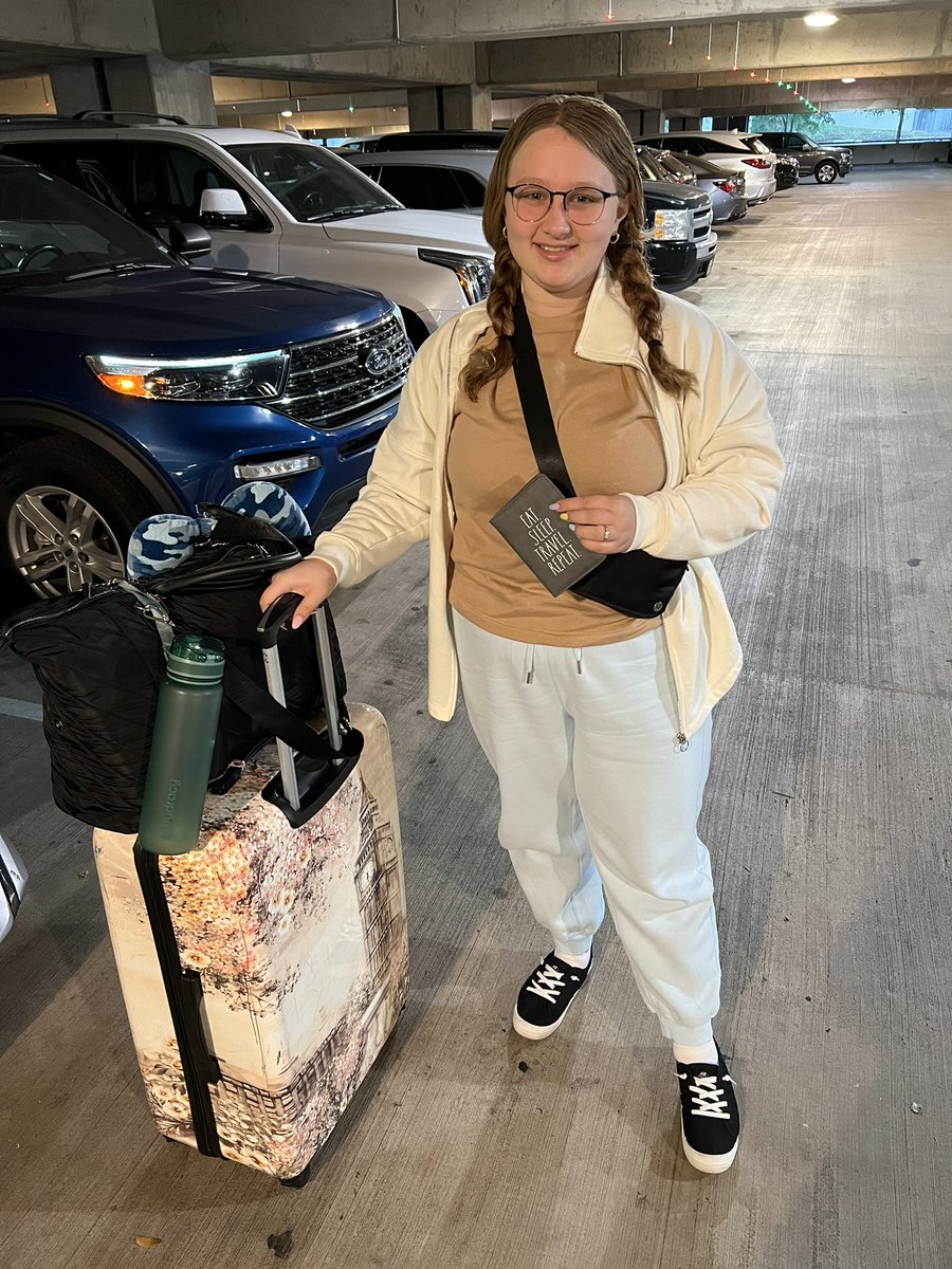 geiterdan's tweet photo. My daughter Quinn is headed out on a fantastic journey to South Korea. 13 yo with the will and the sense of adventure to do this herself. I am very proud of her. https://t.co/mAW9Qt3LJ8