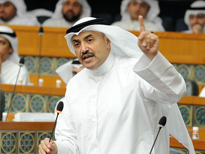 طلعت مشكلة " حشد " مع نائب رئيس مجلس الامه الشرعي محمد المطير لماذا تتصدر المشهد في المعارضه ؟ وكأن المعارضه ورث لناس دون ناس … هل تعلم حشد بان شعبية محمد المطير تفوق شعبيتهم 70 سنه ضوئيه بسبب الثبات فقط لان الثبات وحده كفيل للمواقف .

وفي النهايه … لو دامت لغيرك ما اتصلت اليك