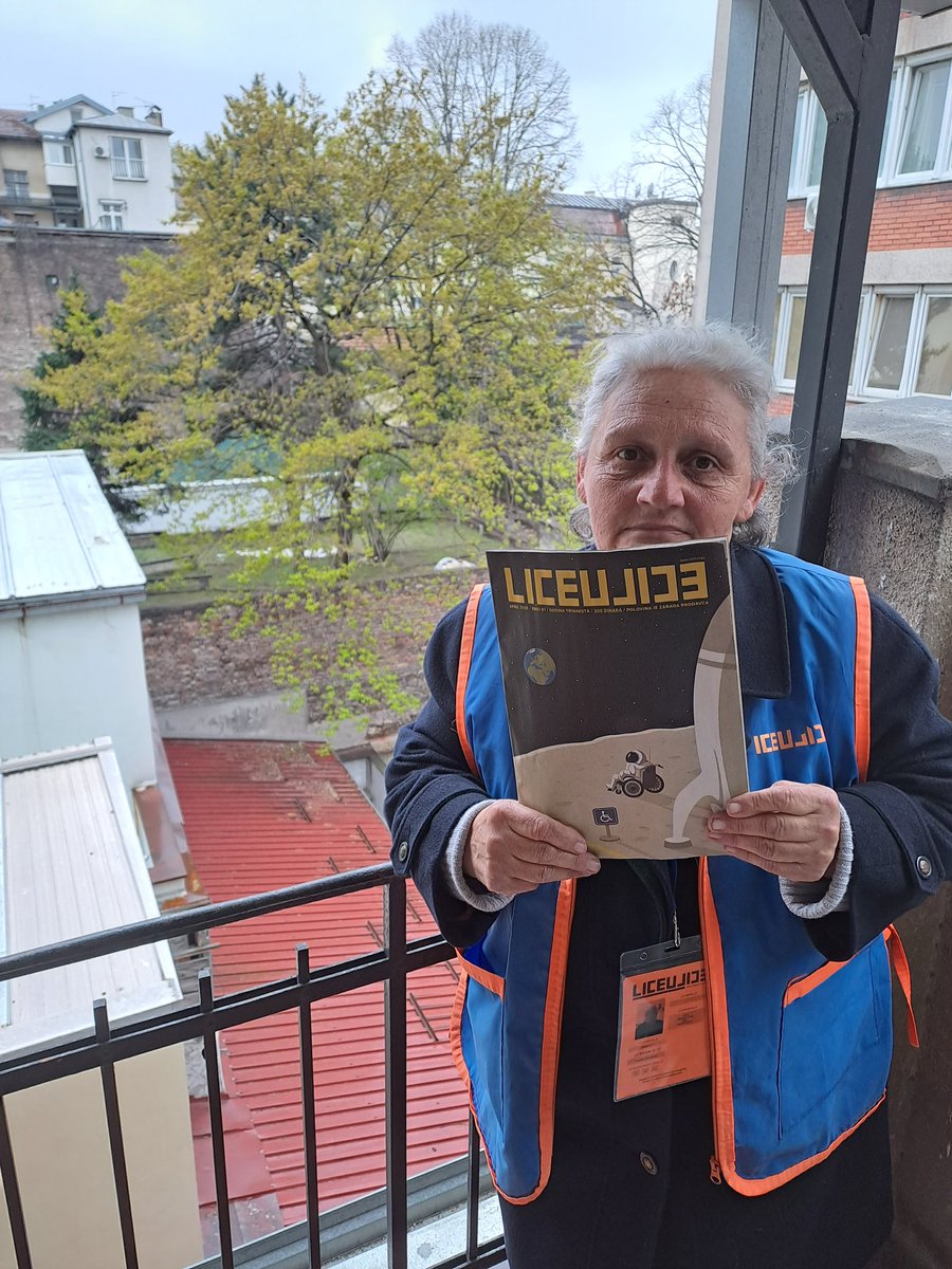 Jovanka i ostale prodavačice i prodavci vas čekaju sa novim brojem! 🚀 

#liceulice #boljisvetjemoguć #streetpapers