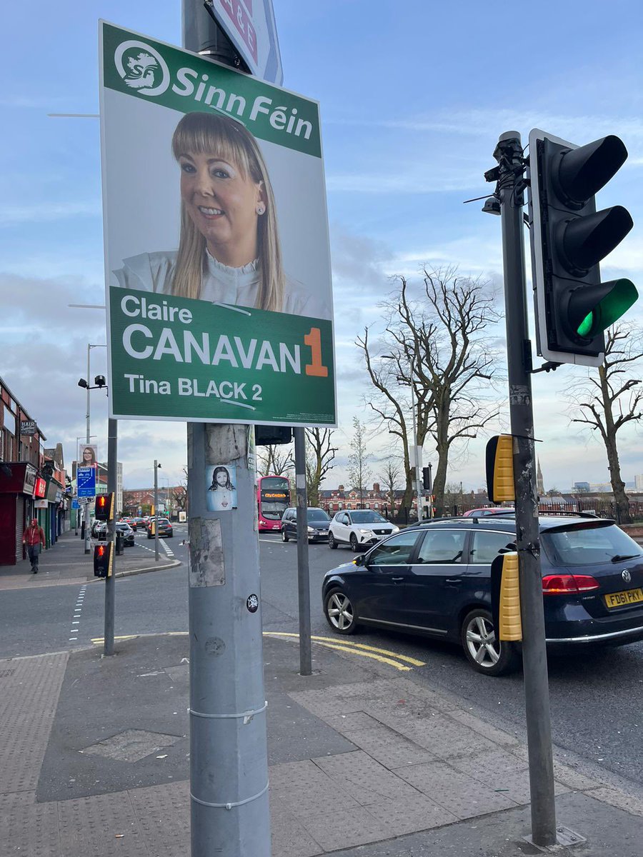 ClonardSF's tweet photo. Members of the Clonard Martyrs Cumann have been busy this past week erecting posters in the area for Cllr Claire Canavan.

Votáil Sinn Féin and Claire Canavan 1 on 18 May! https://t.co/QykmqoTurE