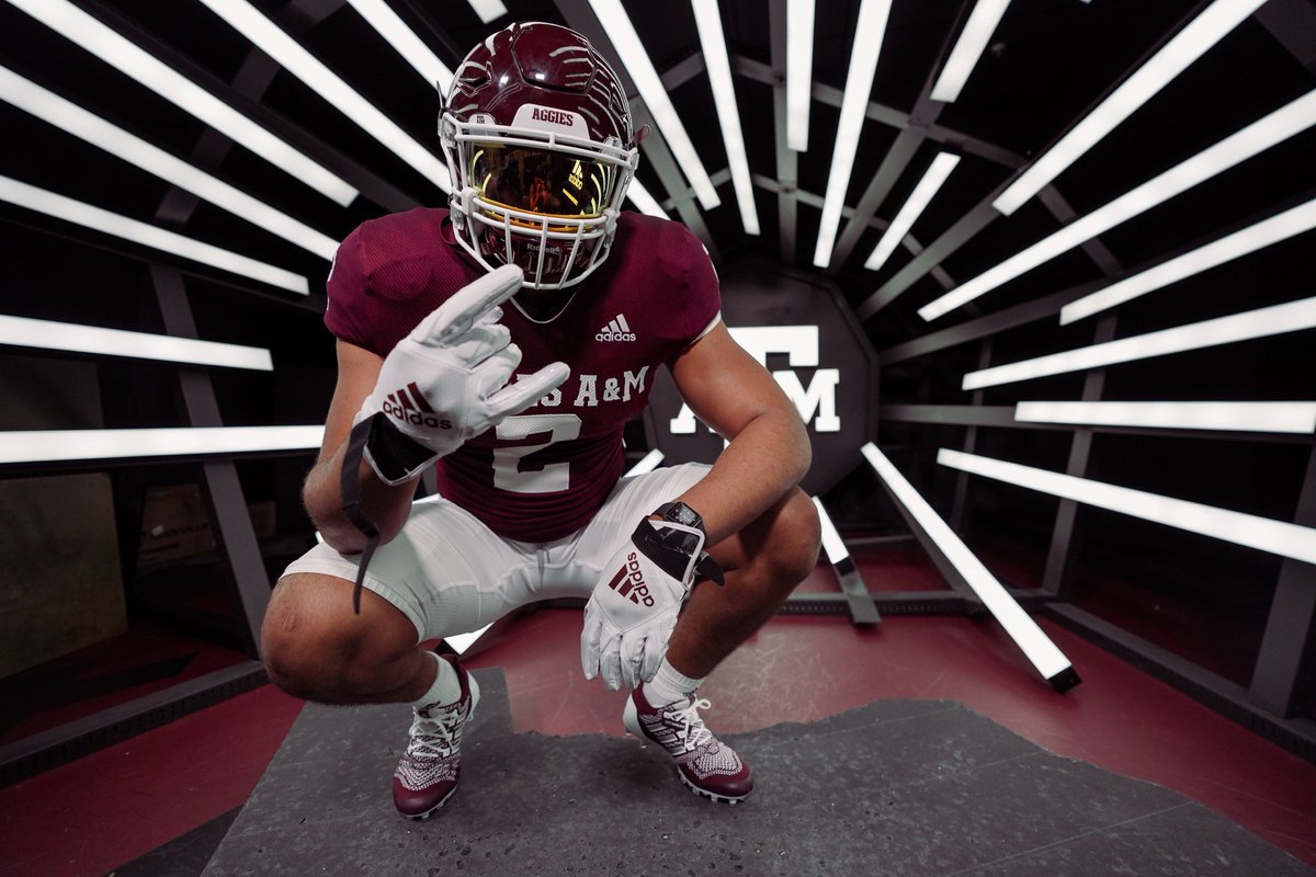 Have a great time with the Aggies really a different atmosphere <a href="/CraigDameyune/">Dameyune Craig</a> <a href="/Coach_TPrice/">Coach Terry Price</a> <a href="/AggieFootball/">Texas A&M Football</a> <a href="/TAMU/">Texas A&M University</a> @aggies