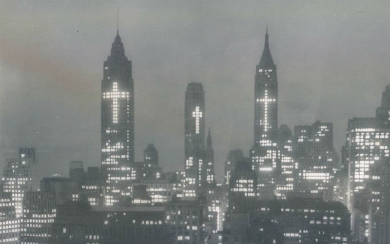 GrahamAllen's tweet photo. New York during Holy Week in 1956.

Imagine the outrage that would happen if this took place today! https://t.co/EjuK7n1cJm