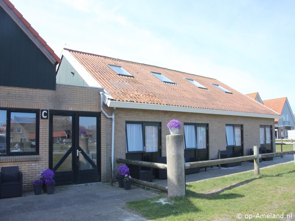 | #LastminuteAmeland #Ameland
| vakantiehuis De Kuul C
| midweek 1296 Euro
| ma 10/04 - vr 14/04
-
Ameland is de `Place to be`! Prachtig landschap met u.a. vliegveld, golfbaan, hippe terrassen en veelzijdig...
-
| op-Ameland.nl/-/Vakantiehuis…