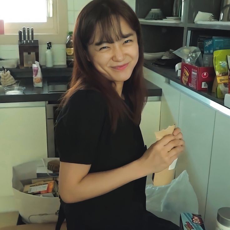 ⠀⠀ ⠀⠀ 

⠀⠀﹫ madeleine.⠀
⠀⠀𝌆 09:35 PM  •  04.07.23
⠀⠀⌕  diliman, quezon city.
⠀⠀ ❛  proof of life ft. kalat kasi nag-general cleaning kami. 🥹

⠀⠀