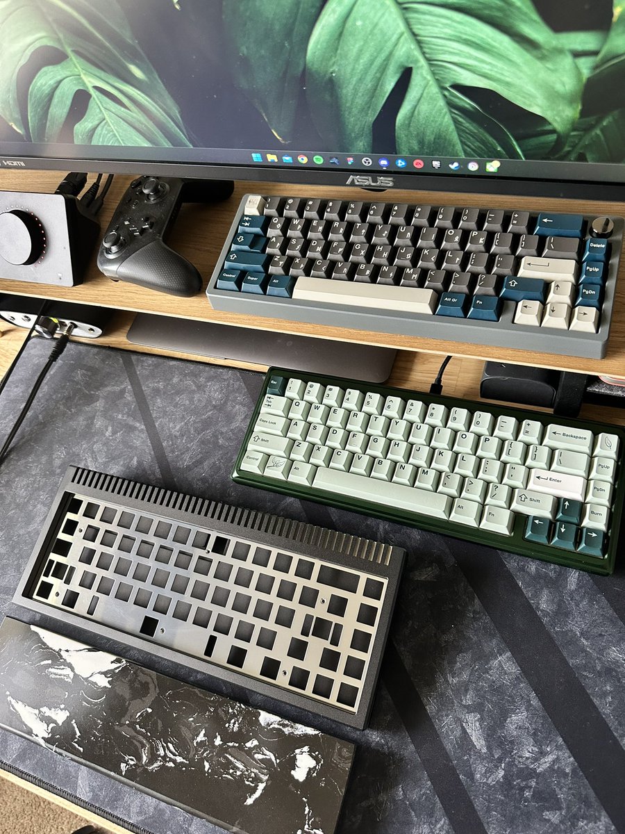 TylerDeFazio's tweet photo. Thermal+ is next! (And then the Odin 75 because I want a typing cat 😬) 

@badseedtech’s mat just goes with anything. https://t.co/HxpNQ1KkO7