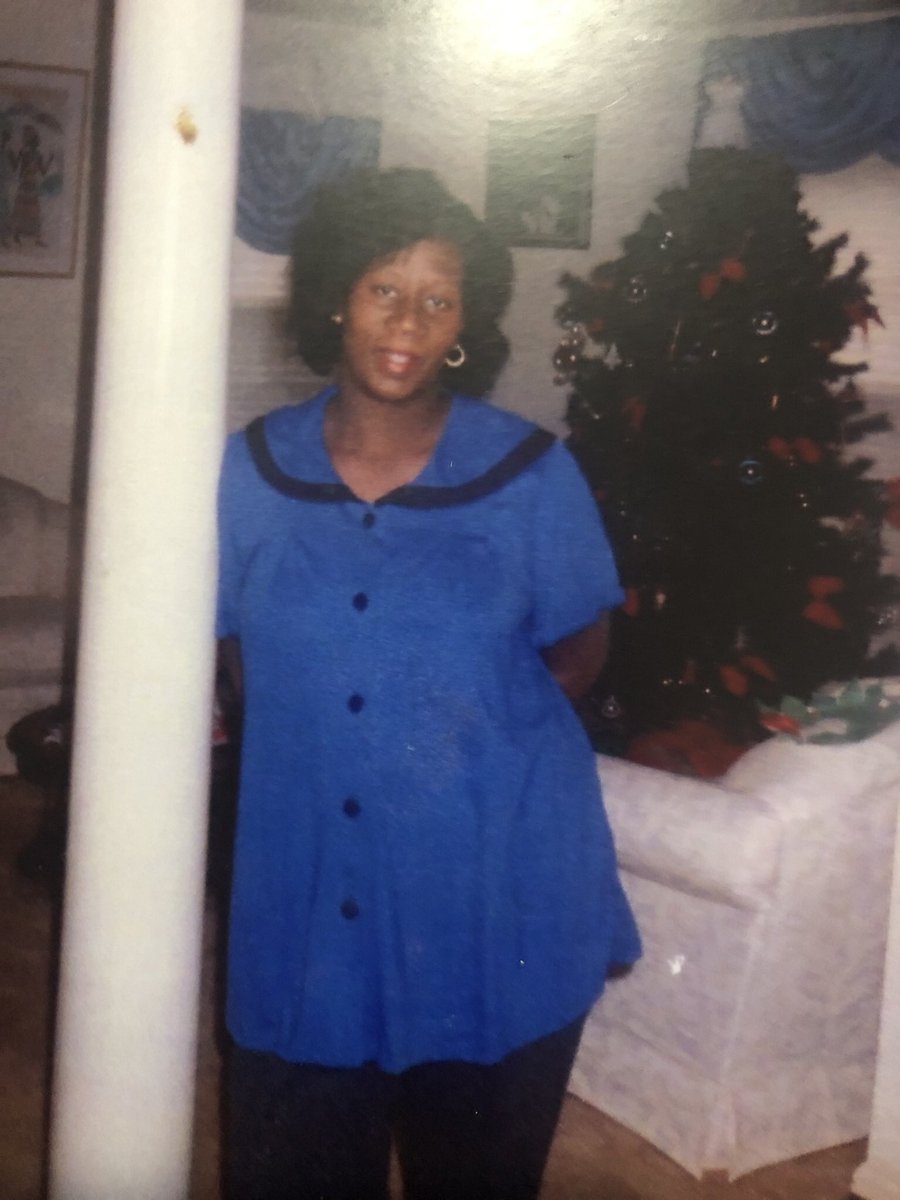 DaChampagneLife's tweet photo. Happy heavenly birthday to the most amazing &amp; loving mother in the world. So grateful she got to be mine in this lifetime 🥹 until we meet again hot mama 🧡🧡🌹 https://t.co/gaiTg7Cx6F