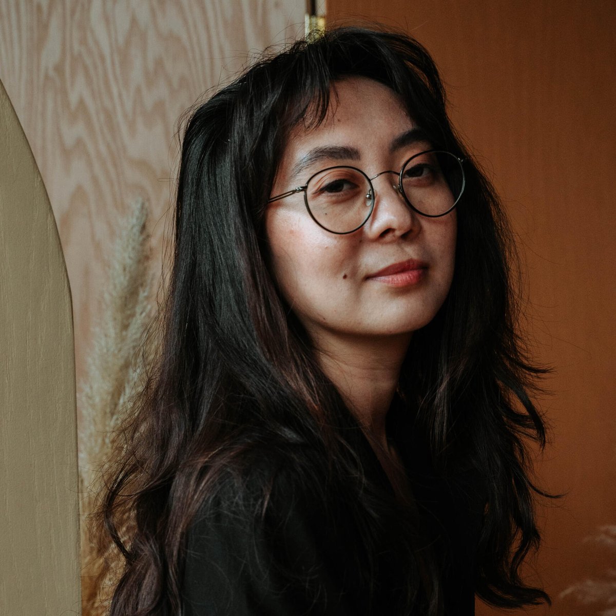 fannaforbooks's tweet image. #AuthorRecommends  Carolyn Huynh (THE FORTUNES OF JADED WOMEN) shares her favorite Asian books that explore a mother-daughter dynamic, from a classic like The Joy Luck Club to a memoir like All You Can Ever Know, and more! Read here: bit.ly/3nIOy0b 

@carolynkhuynh