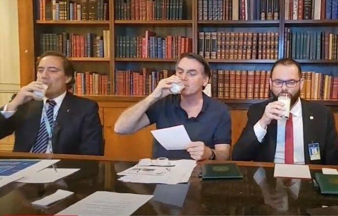 AndreJanonesMG's tweet photo. “Terrível o Janones ligar o bolsonarismo ao nazismo” 

O bolsonarismo: https://t.co/FxUvYPcGi2
