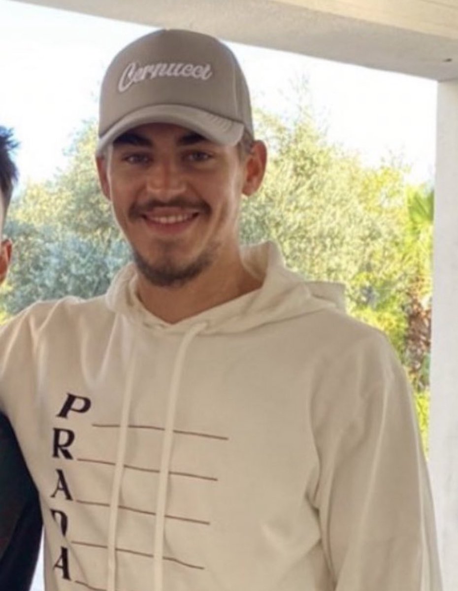 ectlanqford's tweet photo. HES SO HOT AND CUTE AT THE SAME TIME&amp;:$);!,!&amp;/ https://t.co/enMTytZMHS