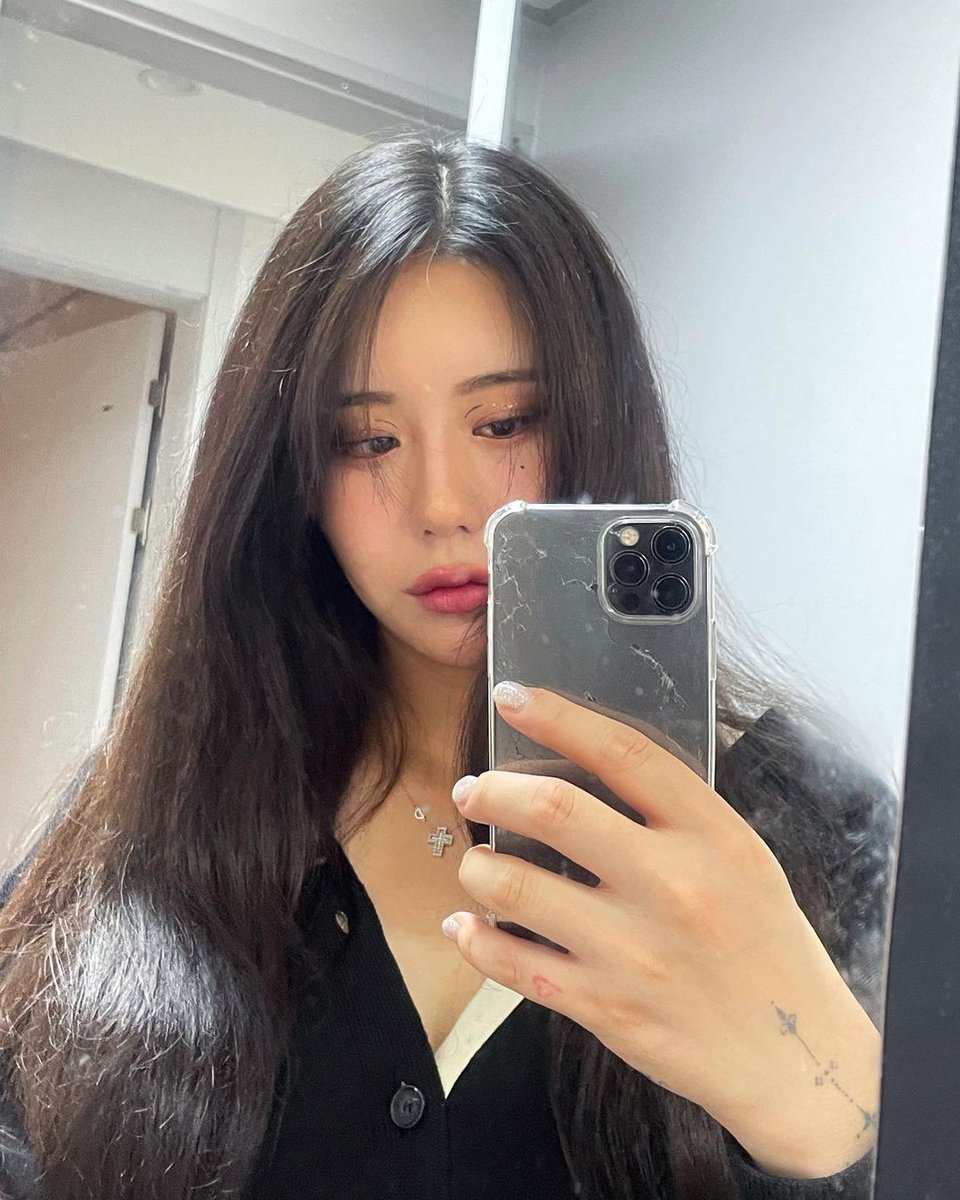 [07.04.23] Jiae via 📸 

"Grandes mãos"

#JiaeBrasil