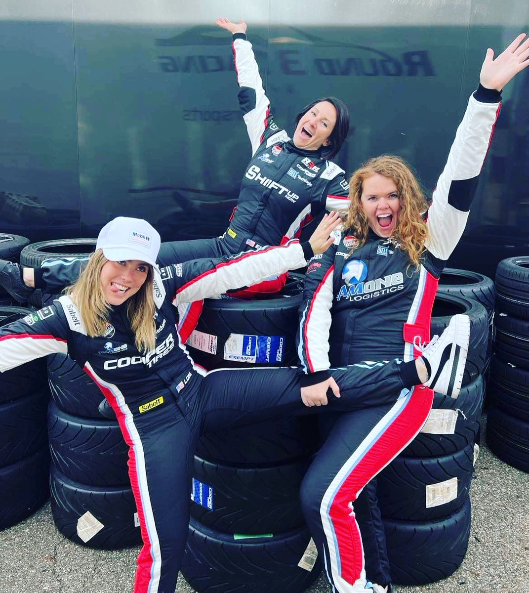 SarahMRacing's tweet photo. 🌟NEW SUITS WHO DIS!
We are at @Mid_Ohio this weekend for the next rounds of @RaceWRL! Excited to have @Round3Racing, @BellTechlogixHQ and Team One supporting me this weekend!
#JoinBellGoFast #ShiftUpNow #Round3Racing #Coopertire #SarahMontgomery #Senditlikesarah https://t.co/lcTn1wla1s