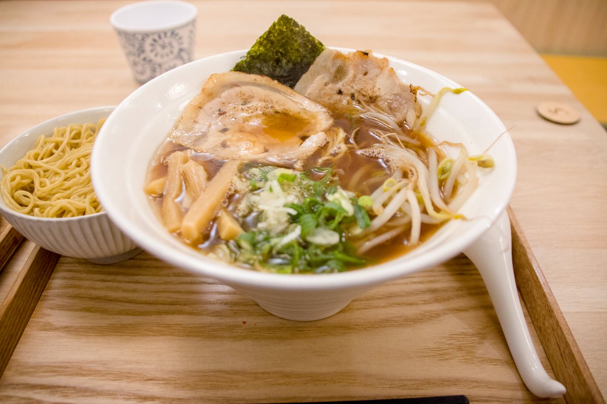 nirnbau's tweet image. 看完電影吃拉麵~