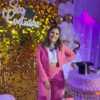 AgustinaSuhr's tweet photo. #NuevaFotoDePerfil https://t.co/X3uJrsV7pv