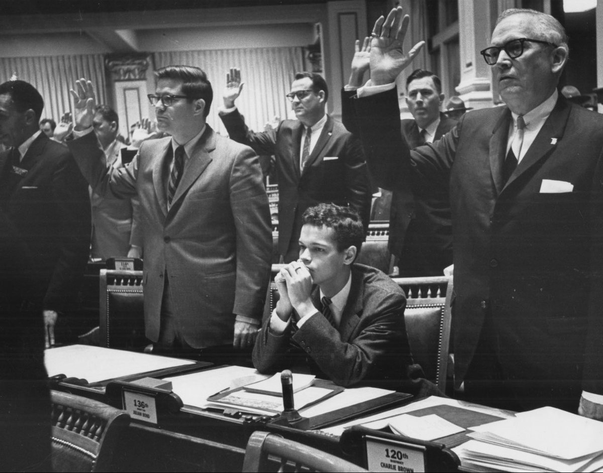 DontayeCarter's tweet photo. History is repeating itself. #TennesseeTwo #NeverForget #Google #JulianBond https://t.co/4rhEXRclEU