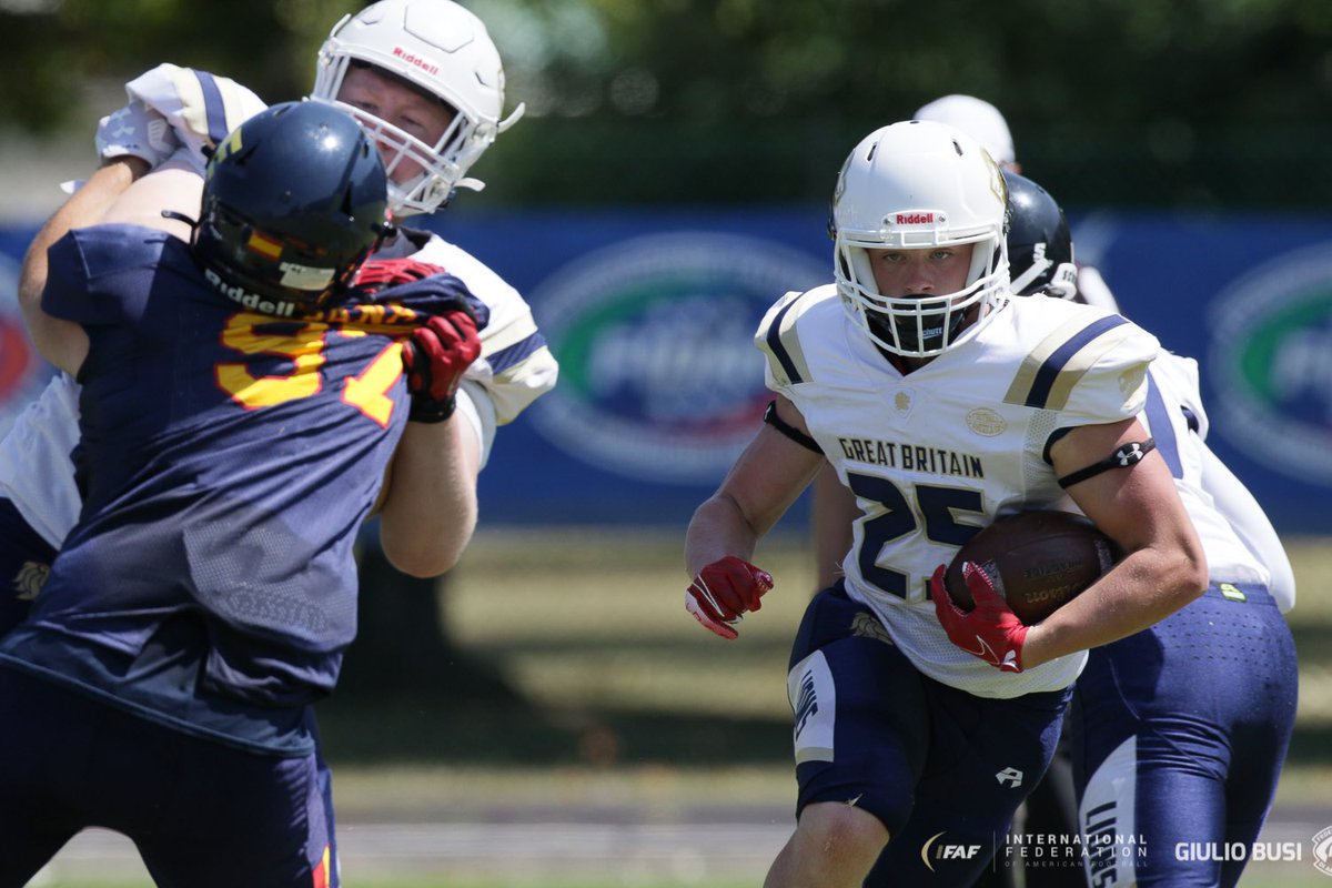 Six countries host IFAF European U19 Championship clashes this weekend
Austria 🇦🇹 v Finland 🇫🇮 
Sweden 🇸🇪 v Denmark 🇩🇰 
Italy 🇮🇹 v Great Britain 🇬🇧 
France 🇫🇷 v Germany 🇩🇪 
Czechia 🇨🇿 v Switzerland 🇨🇭 
Spain 🇪🇸 v Belgium 🇧🇪 
Full preview on americanfootball.sport 
<a href="/RedditCFB/">RedditCFB</a>