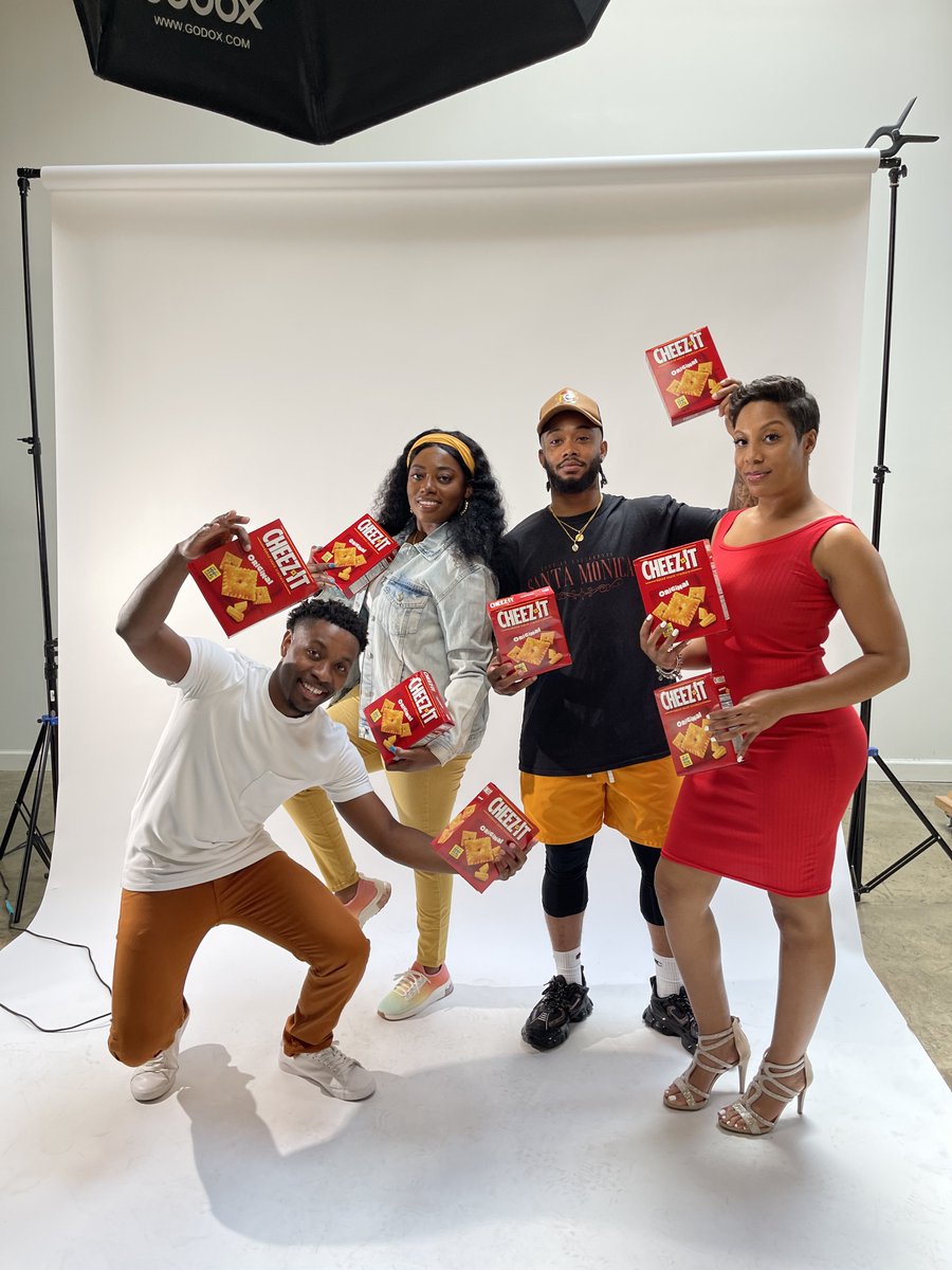 christiandevorr's tweet photo. I can’t wait for y’all to see it 🎥🎬 #actors #commercial #cheezit https://t.co/RlUkInnoEz