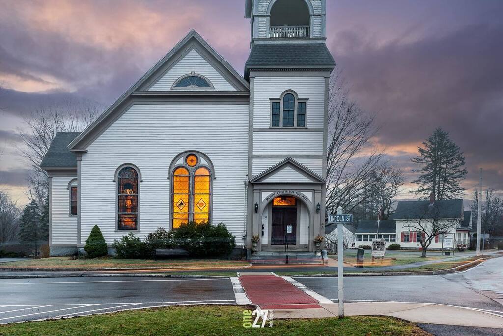 I always like to document the changes over time of the places I visit regularly. This is the Parish Center for the Arts in Westford, MA, which is the new home of the business networking group I belong to. That means I'll be here many times throughout the year. It becomes a p…