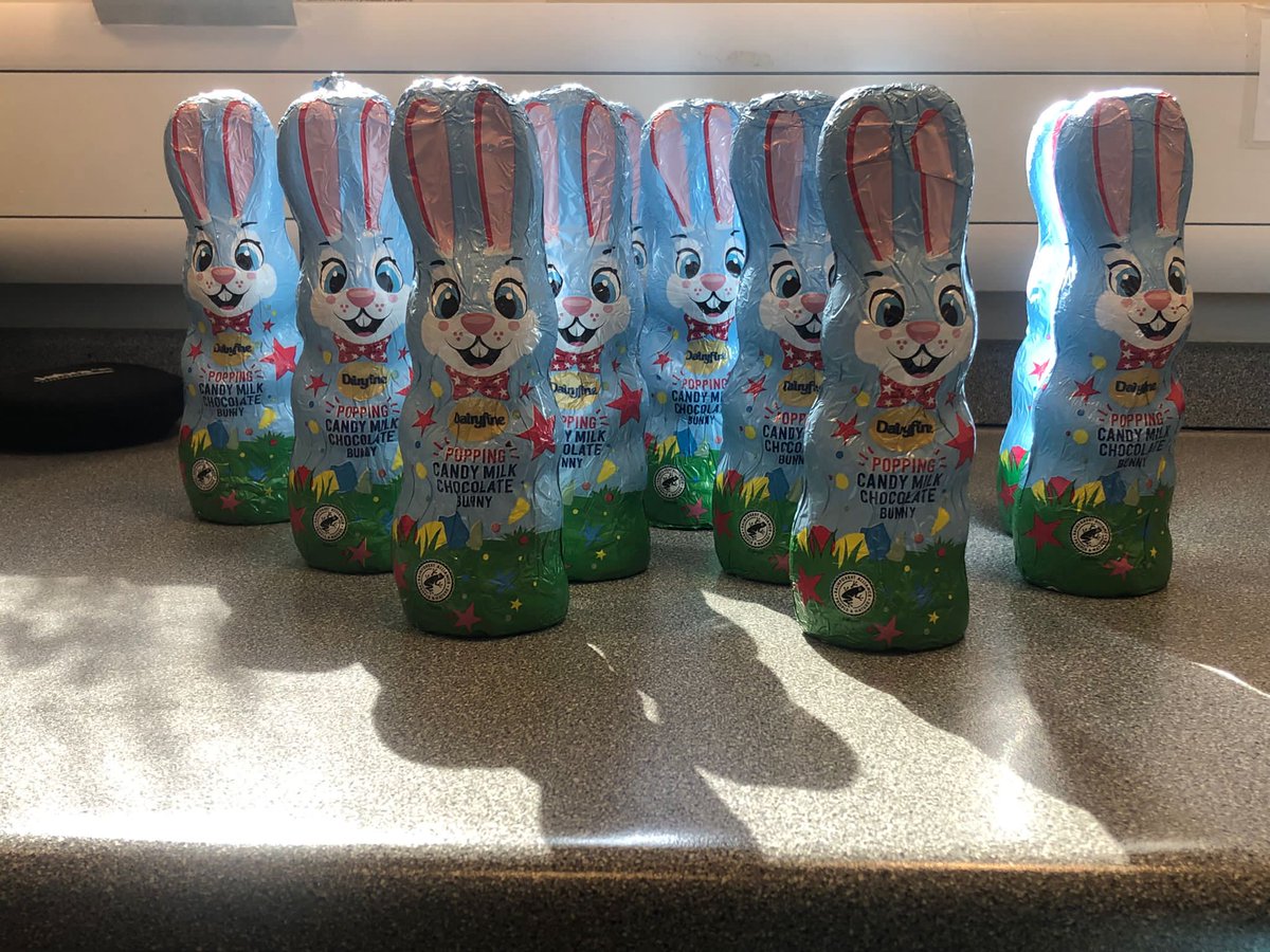 HeathSlater92's tweet photo. The Easter bunny has arrived to Dutton Ward to give all our service users a Easter treat 😁. We are looking forward to spending this weekend with both service user and staff in the sunshine.  @WeareGuildLodge @LeeMatron @joeantboy @DrKatyMason @DrClareOakley https://t.co/GcQyga3lj8