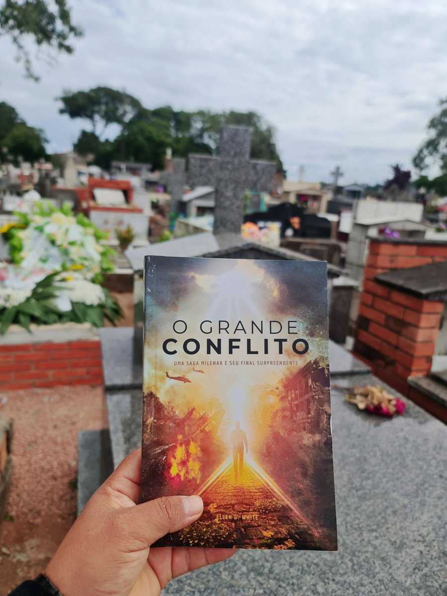 Marcos hoje perdeu a seu primo Elton. Então lembrou que ele deu de presente nos anos 90' o livro "O GRANDE CONFLITO"
Então decidiu levar livros para entregar a família como mostra de gratidão e exemplo do que um dia fizeram com ele.
#OGrandeConflito 
#MeusSentimentos