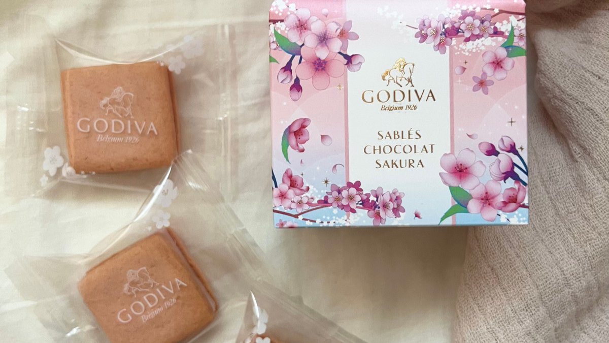 colemoa_jp's tweet photo. 春になると楽しみにしているのが、
お店に並ぶ桜フレーバーのスイーツたち。
今回はそんな春のスイーツを3つご紹介します🌸

①資生堂パーラー「春のチーズケーキ（さくら味）」
②GODIVA「サブレショコラ 桜」
③シーキューブ「ベリーウィッチ」

ぜひチェックしてみてね🫶 https://t.co/kI5jjhH7uB