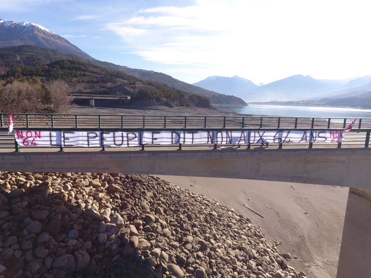 Banderole de 18m de long mise en place par les militants FO 05 !