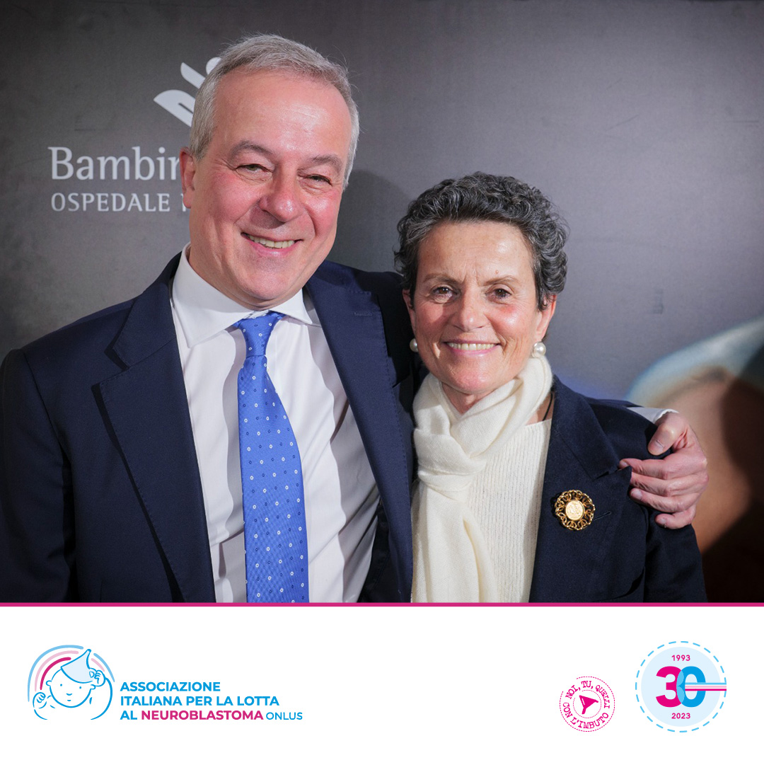 ANB_ETS's tweet photo. In questa foto, la grande emozione della presidente Sara Costa accanto al prof. Franco Locatelli, coordinatore di uno studio dell'Ospedale Bambino Gesù che ha portato risultati incoraggianti per la cura del #neuroblastoma.
#tumoripediatrici #cellulecart
https://t.co/aKwQSwSvGv https://t.co/kfgnRqO0hu