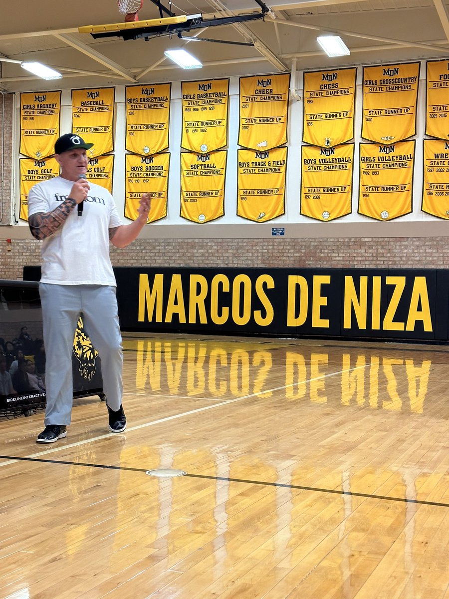 MovePerformance's tweet photo. Thank You Marcos De Niza For Having  Me Yesterday Speaking On Character And Choices In This “Game Of Life.”  No Character means No Academics, No Academics Means NO Athletics.. MAKE THE RIGHT CHOICES IN LIFE, ITS BIGGER THAN SPORTS!! #move #publicspeaker #choices @TempeUnionHSD https://t.co/4fSvXjOFo6