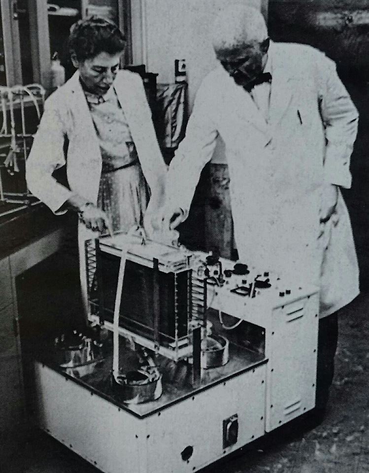 marwa_barekzai1's tweet photo. John Heysham Gibbon (1903-1973), was an American surgeon best known for inventing the #HeartLungMachine &amp; performing subsequent #OpenHeartSurgeries which revolutionized heart surgery in the twentieth century. https://t.co/YMs2PcqQGo