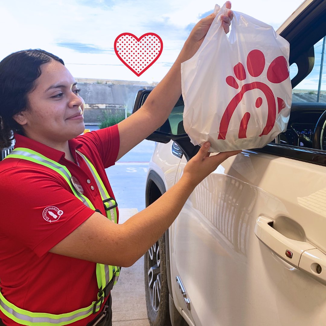 CFAbaytown's tweet photo. Become a Team Member. 
❤️❤️❤️
https://t.co/1jIDVCsNva 

#hiring #chickfila #careers https://t.co/sTubPVU0Uo
