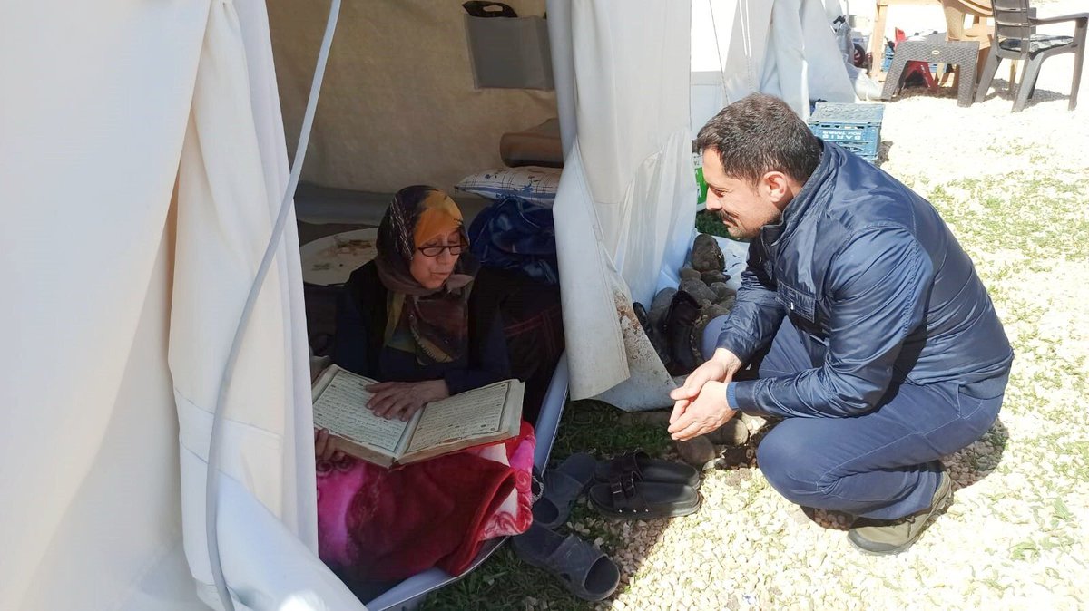 AmasyaValiligi's tweet photo. Valimiz Mustafa MASATLI, Koordinatör Vali olarak görevlendirildiği Deprem Bölgesinde, 61 gündür sürdürdüğü çalışmalarını tamamlayarak Amasya'mıza döndü. 
Valimiz Bölgeye yönelik Veda Mesajında, Ülkemizin bir daha böyle acılar yaşamamasını temenni etti.
    Hatay♥️Amasya♥️Nurdağı https://t.co/YNYBwj1zkO