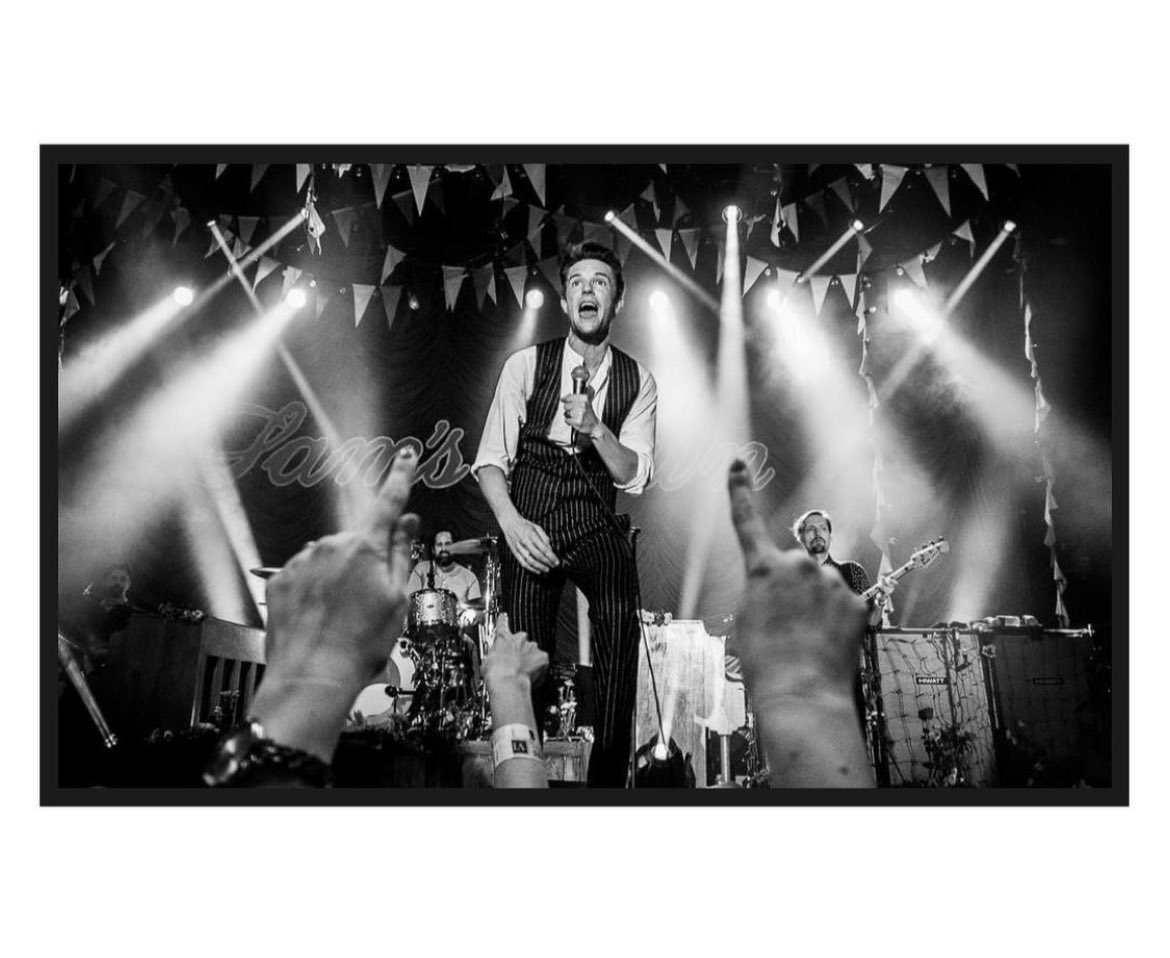 Brandon Flowers daily (@dailybflow) on Twitter photo 