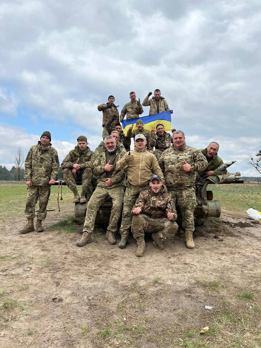 SkalaBattalion's tweet image. Training of new assault groups. 

Overcoming the obstacle course. 

Preparing to defend Ukraine until Victory, until the last occupier is destroyed.
