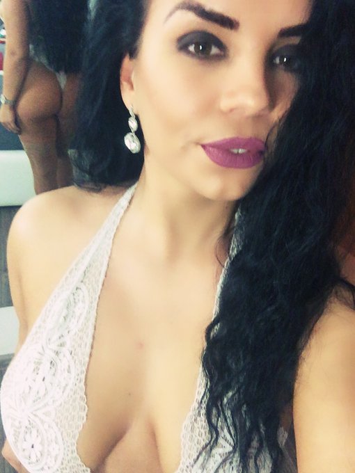 LorraineMoon’s pics and videos