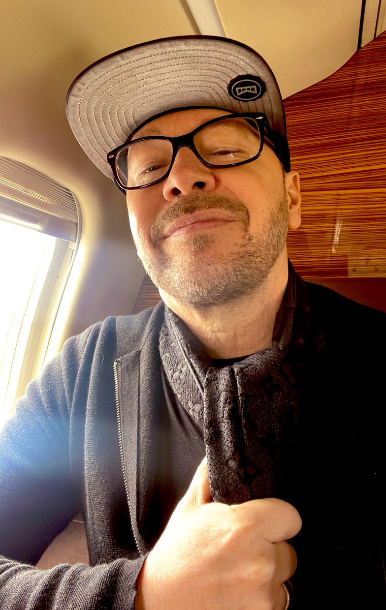 Donnie Wahlberg tweet media