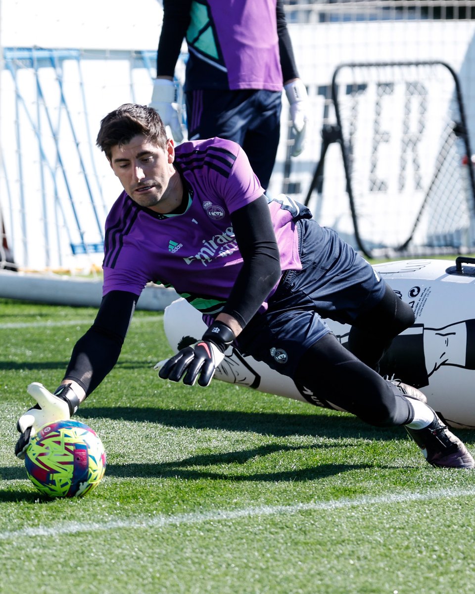 realmadrid's tweet photo. ❌⚽ @thibautcourtois https://t.co/1voegyAPkH