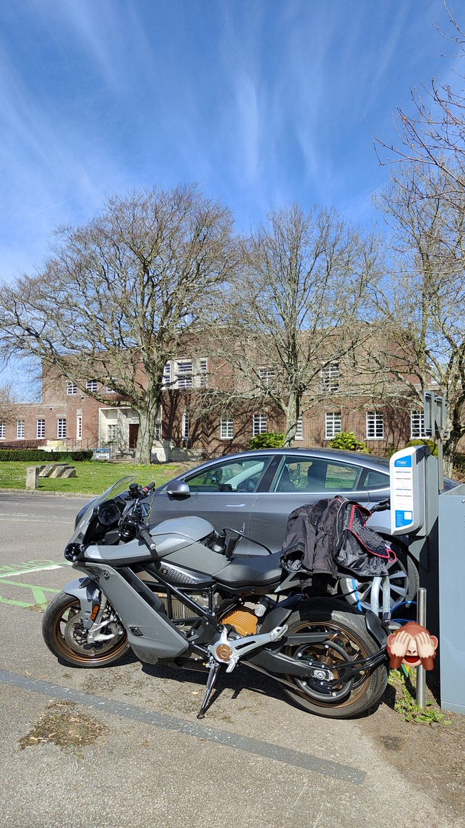 A fun <a href="/IAMRoadSmart/">IAM RoadSmart</a> free taster ride with Kelvin (<a href="/DWDAM_News/">DWDAM</a>) this morning with positive feedback afterwards 👍
Will I be doing the course? Definitely!

I might have needed a top up of electrons before riding home.
<a href="/DorsetEVs/">DorsetEVs</a>