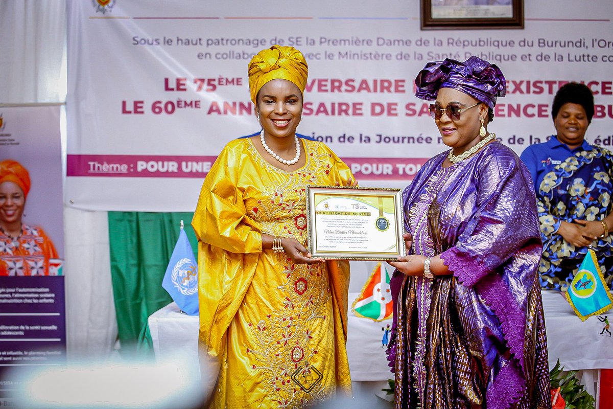 lautre_face's tweet photo. 🏅🏆Cette journée s’est clôturée par la remise des certificats aux personnes dont la bravoure a été exemplaire dans le domaine de la santé.
#Burundi 
#WHO75 
#HealthForAll 

📸: #KadendeAli https://t.co/reOJ3DY6vQ