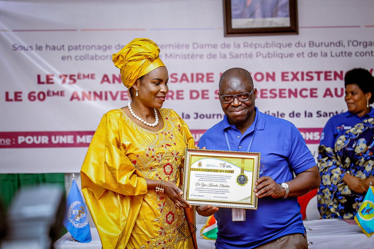 lautre_face's tweet photo. 🏅🏆Cette journée s’est clôturée par la remise des certificats aux personnes dont la bravoure a été exemplaire dans le domaine de la santé.
#Burundi 
#WHO75 
#HealthForAll 

📸: #KadendeAli https://t.co/reOJ3DY6vQ