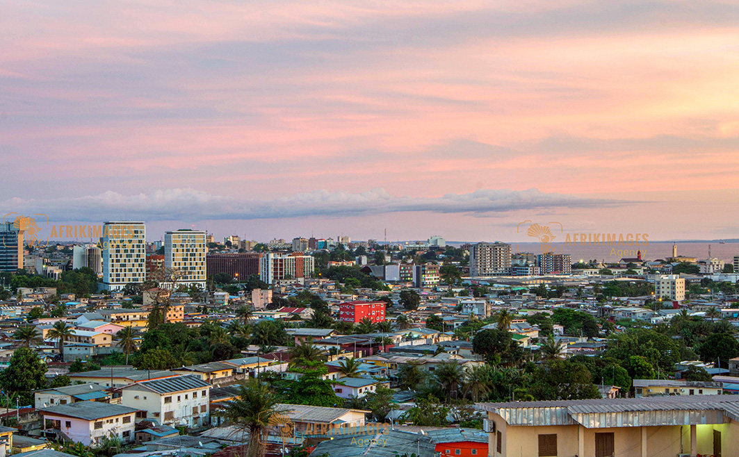 dminkoh's tweet photo. #Libreville et moi, un amour éternel...📷📷📷 Découvrez les villes africaines vu de l'Afrique par des photographes africains avec Afrikimages Agency la 1ère banque d'images d'Afrique centrale. https://t.co/4I6DRHepfz
#libreville #gabon #ville #afrique #urbain https://t.co/m1YCAcD6Fd