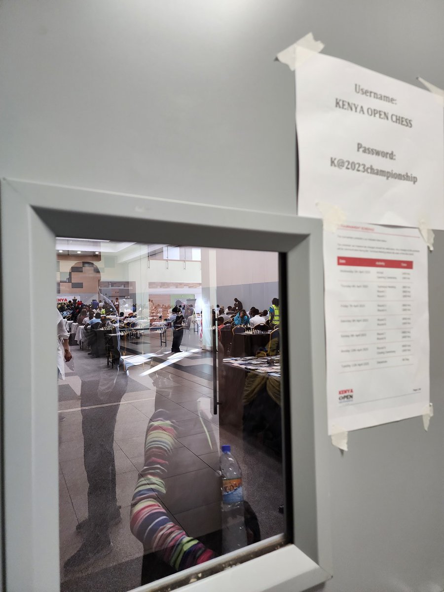 1/2
The story: Life of a chess parent.
Location: Outside the game room. The place where parents anxiously camp from 8am to 8pm for 3, 4, 5, sometimes up to 9 days while their heros tussle it out behind closed doors. Outside the game room is like outside the labour ward...