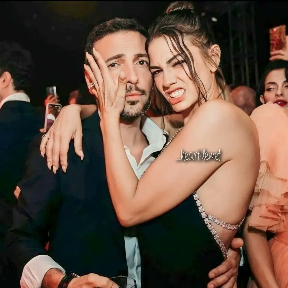 heartdemet's tweet photo. sihirli aşk🤍 @dmtzdmr @oguzhankoc #DemHan https://t.co/3KOt8VhGd6