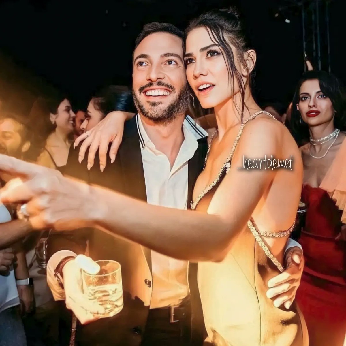 heartdemet's tweet photo. sihirli aşk🤍 @dmtzdmr @oguzhankoc #DemHan https://t.co/3KOt8VhGd6