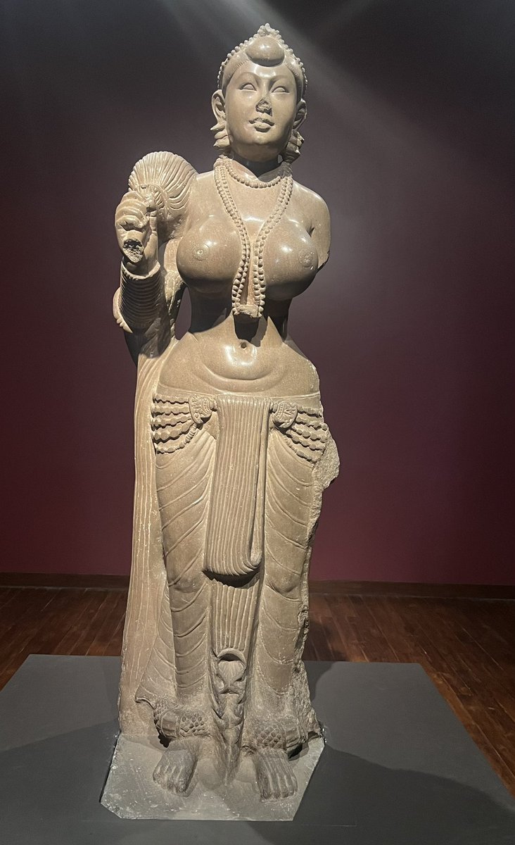 AnubhaPrasad's tweet photo. If Louvre has ‘Monalisa’, Florence Museum has the ‘David’ and Milan has ‘The Last Supper’; the truly world class Bihar Museum has the ‘Deedarganj Yakshi’, the single stone carved, glazed polished, Mauryan era masterpiece!
Come, bask in the glory of Bihar that was!
#Biharmekaba https://t.co/Kmg6exY0Gh