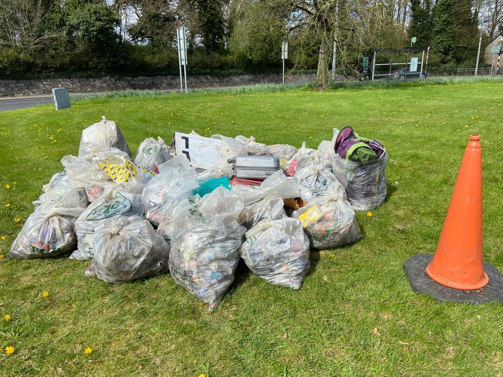 Jobrienjo's tweet image. Irish Estates came out again to support #TLC2023. Wonderful community effort. #MrBinman #community #TogetherWeAreBetter